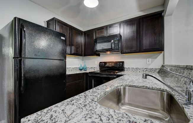 2 beds, 1 bath, 650 sqft, $899, Unit 4715-203