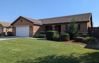 Beautiful 3 Bedroom, 2 Bathroom Home in Southwest Bakersfield