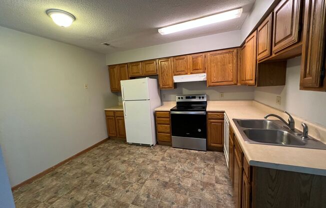 4 beds, 2 baths, $1,000, Unit Unit 4