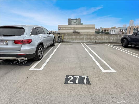 Studio, 1 bath, 700 sqft, $2,200