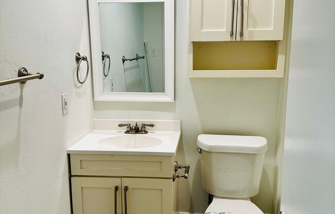 2 beds, 1.5 baths, 957 sqft, $1,675, Unit 112