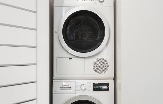 1 bed, 1 bath, 861 sqft, $6,250, Unit 3R