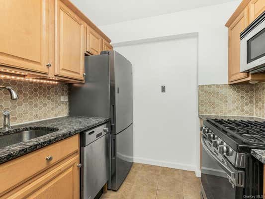 1 bed, 1 bath, 700 sqft, $2,100, Unit 4L