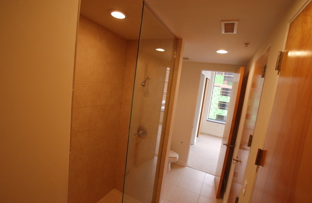 2 beds, 1.5 baths, $2,300