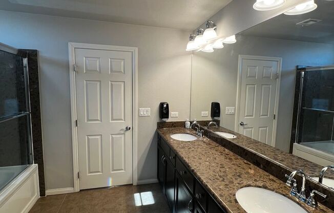 Dual Primary Suites, Heated Pool & Spa in Southwest Las Vegas. SOLAR Panels