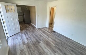 2 beds, 1 bath, $1,400