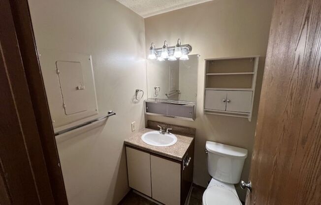 1 bed, 1 bath, 700 sqft, $875, Unit 703