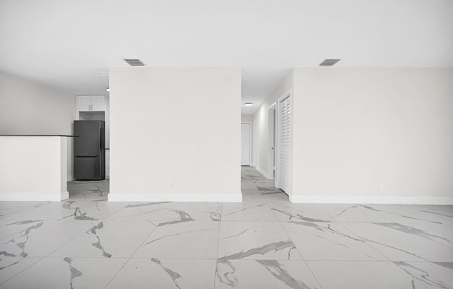 100 SW 7 ST