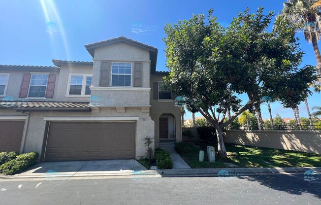 End unit 4 Bedroom House Available Now in Poinsettia Heights