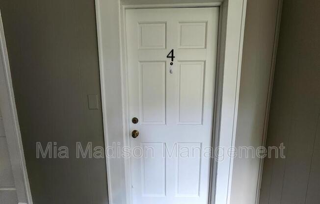 1413 E 42 ST