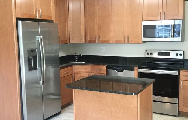 3 beds, 2 baths, 1,043 sqft, $2,500, Unit 5323 #1
