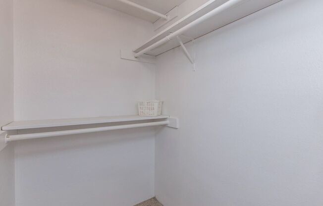 1 bed, 1.5 baths, 711 sqft, $939