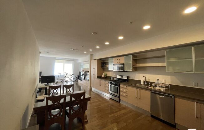 1 bed, 2 baths, 1,130 sqft, $2,800, Unit 235