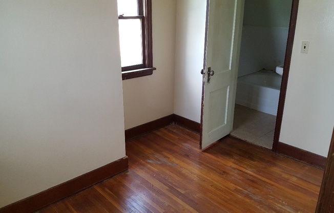 1 bedroom apartment on 2 floor