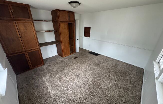 2 beds, 1 bath, $725