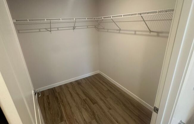 1 bed, 1 bath, 615 sqft, $1,750, Unit 40-203