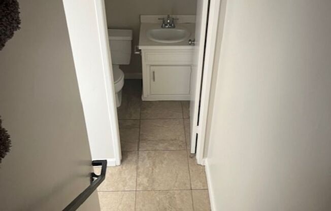 2 beds, 1.5 baths, $1,350, Unit 4437