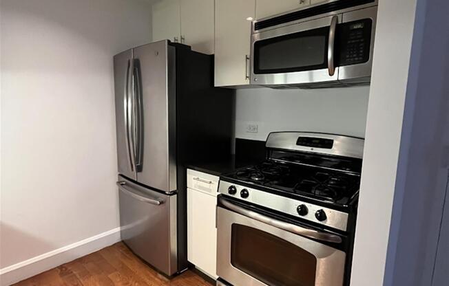 2 beds, 2 baths, 922 sqft, $5,795, Unit 14P