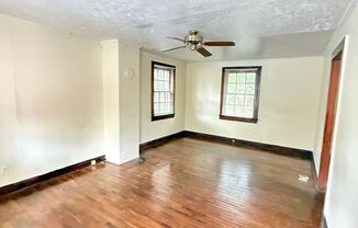 Downstairs Duplex 1 Bedroom, 1 Bath – Available Now | Downtown Chapel Hill