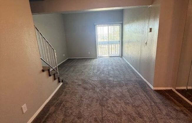 2 beds, 1 bath, 1,105 sqft, $920, Unit 2715-303