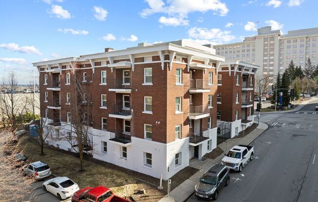 Cambridge Court Apartments