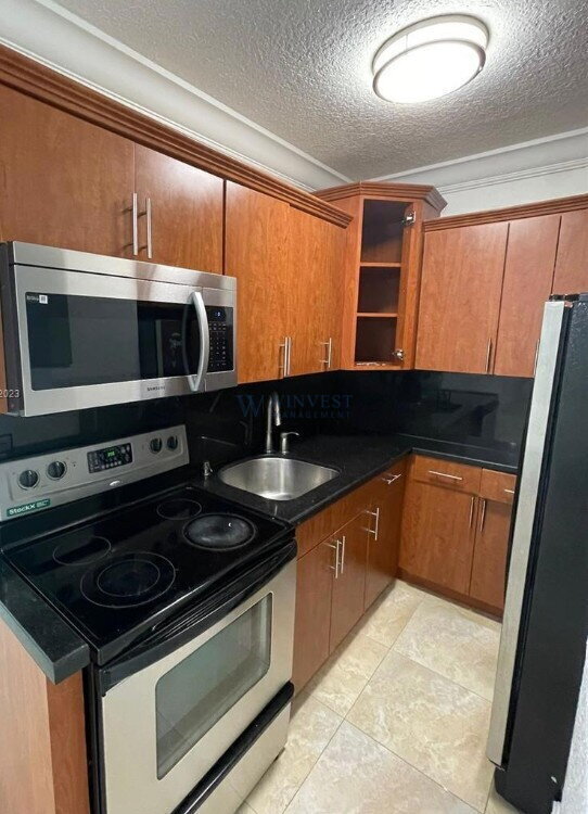 150 SW 10th St