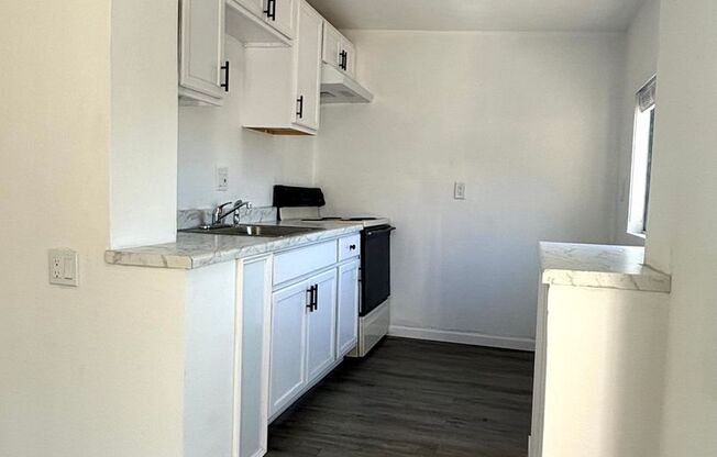 2 beds, 1 bath, $2,599, Unit Unit Three