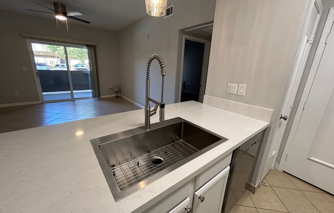 1 bed, 1 bath, $1,395, Unit UNIT 1013
