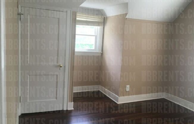 3 beds, 1.5 baths, $1,595