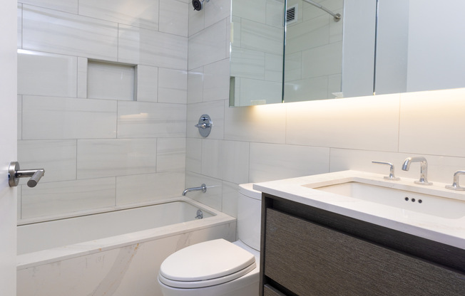 1 bed, 1 bath, $5,095, Unit 21B