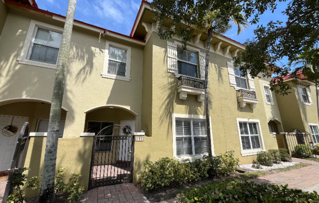 126 LK MONTEREY CIR