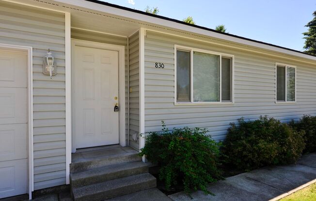 3 bed 2 bath rancher with master en-suite & RV parking