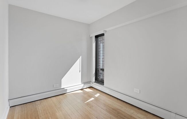 3 beds, 1.5 baths, 1,001 sqft, $3,400, Unit 22H