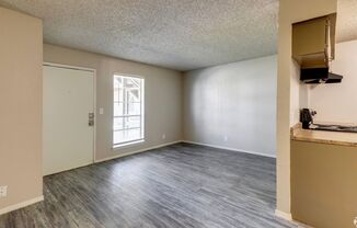 1 bed, 1 bath, 645 sqft, $660, Unit 1-P