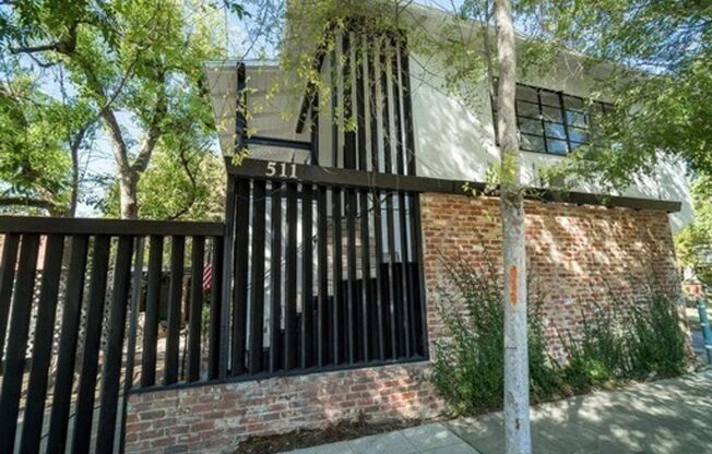 511 N Yosemite Ave