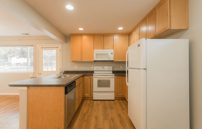 3 beds, 2 baths, 1,028 sqft, $4,185, Unit 109