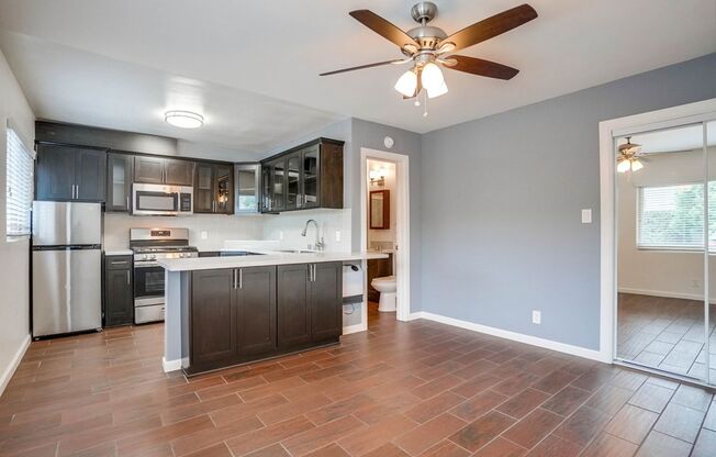 Studio, 1 bath, 300 sqft, $1,550, Unit 60