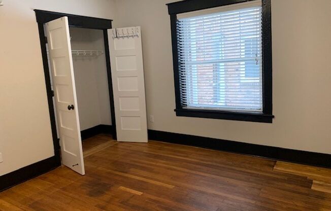 1 bed, 1 bath, 787 sqft, $1,200, Unit Room 005