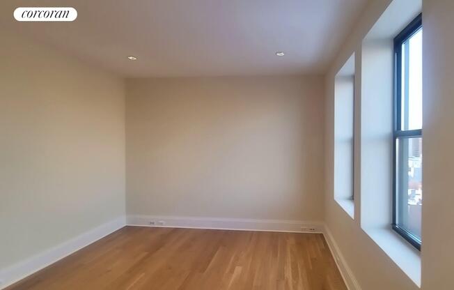 6 beds, 4.5 baths, 6,000 sqft, $55,000, Unit PHA