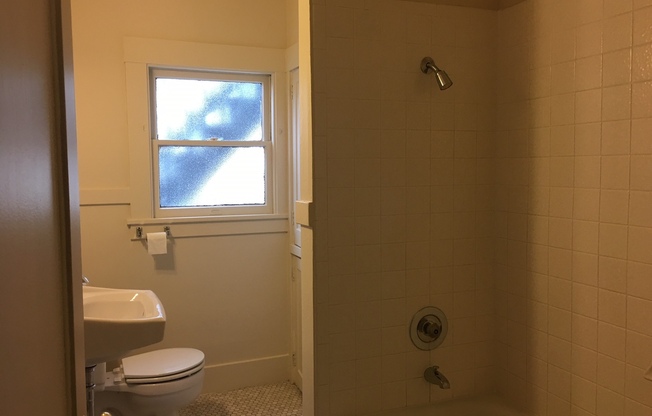 Studio, 1 bath, $1,500