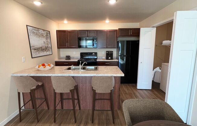 2 beds, 1 bath, 938 sqft, $1,345, Unit CH 1100-01