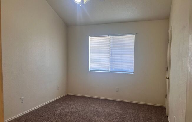 2 beds, 1.5 baths, 950 sqft, $845, Unit Unit B