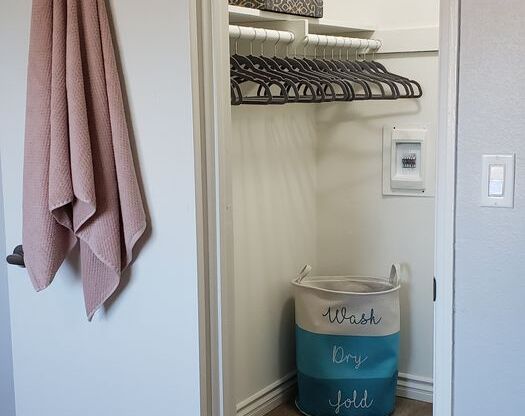 2 beds, 1.5 baths, 865 sqft, $2,449, Unit VP36