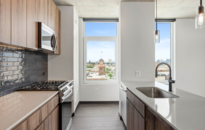 191 N ASHLAND AVE