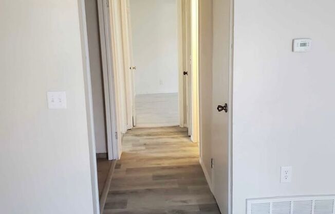 2 beds, 1 bath, $700, Unit 1650-204