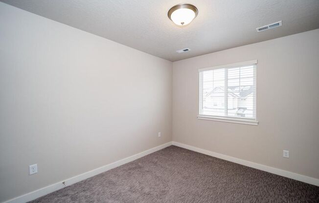 Beautiful New End Row Townhome in Lehi