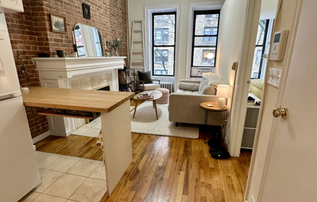 73 W 68 ST
