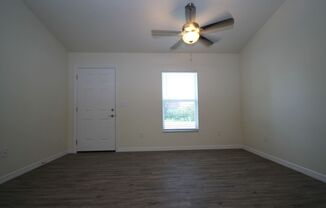 3 beds, 2 baths, $1,435