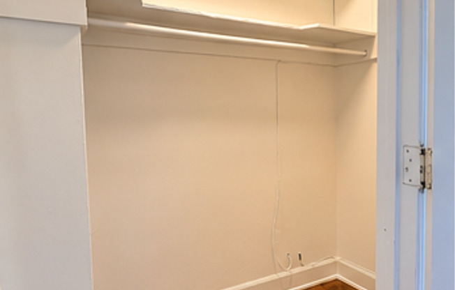 2 beds, 1 bath, 940 sqft, $2,595, Unit 604