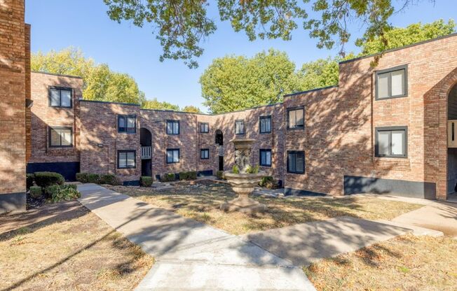 1 bed, 1 bath, 719 sqft, $900, Unit 9606C